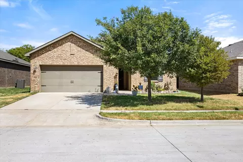 Exterior - 433 Starboard Dr, Crowley, TX 76036 photo 2 of 4