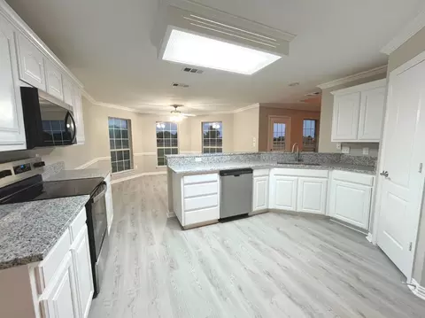 Kitchen - 1085 E Alamosa Dr, Talty, TX 75160 photo 1 of 1