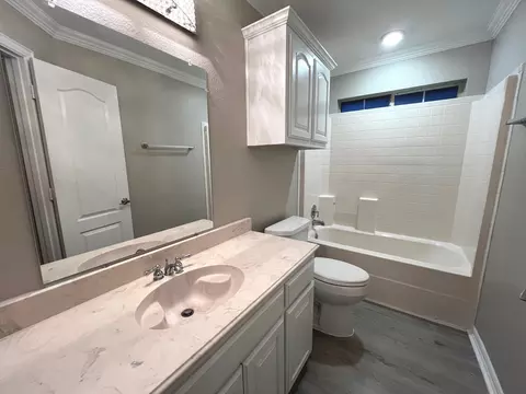 Bath - 1085 E Alamosa Dr, Talty, TX 75160 photo 2 of 3