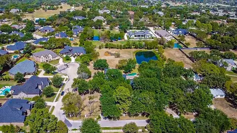 210 Black Dr, Colleyville, TX 76034