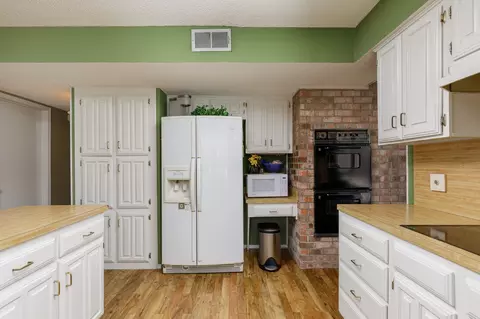 Kitchen - 2000 Boulder Dr, Plano, TX 75023 photo 2 of 2