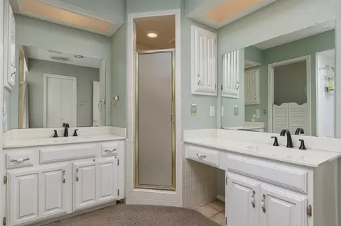 Bath - 2000 Boulder Dr, Plano, TX 75023 photo 3 of 4