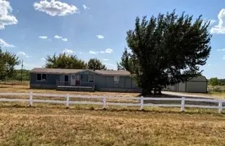 866 Old Church Rd, Waxahachie, TX 75165