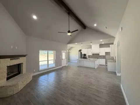 Living - 924 Eagles Way, Springtown, TX 76082 photo 2 of 3
