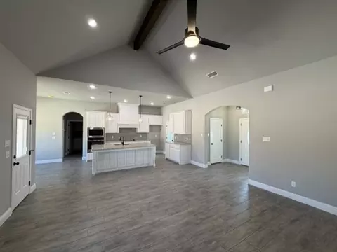 Living - 924 Eagles Way, Springtown, TX 76082 photo 3 of 3