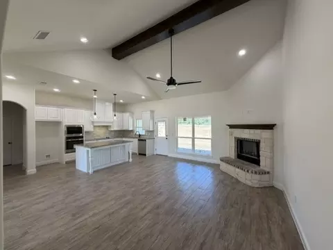 Living - 882 Eagles Way, Springtown, TX 76082 photo 5 of 5