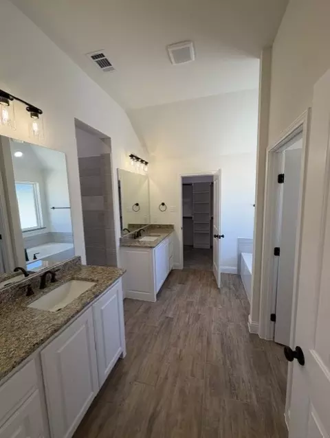 Entry Way - 882 Eagles Way, Springtown, TX 76082 photo 3 of 3