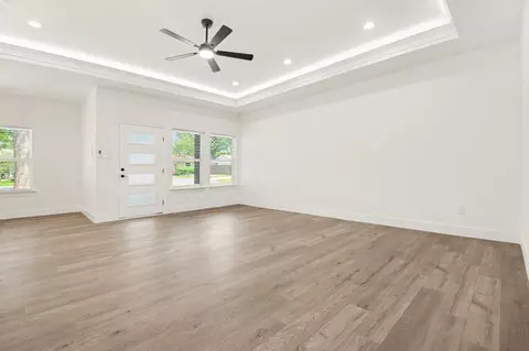 Living - 415 Thomas St, Terrell, TX 75160 photo 3 of 5