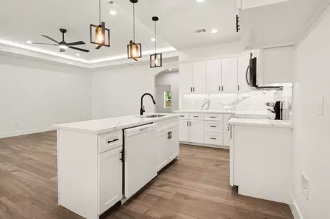 Kitchen - 415 Thomas St, Terrell, TX 75160 photo 3 of 4