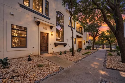 3036 Carmel St, Dallas, TX 75204