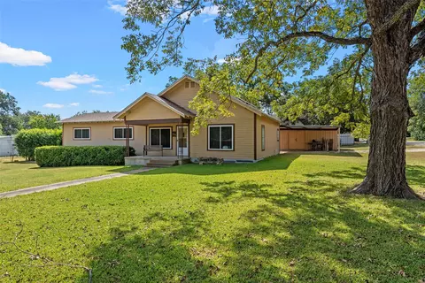 1314 W 9th St, Clifton, TX 76634
