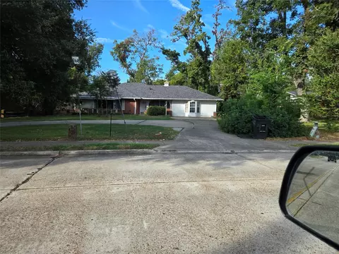 1208 E Kings Hwy, Shreveport, LA 71105