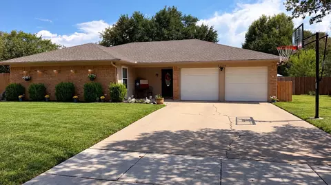 6216 Shirley Dr, North Richland Hills, TX 76180