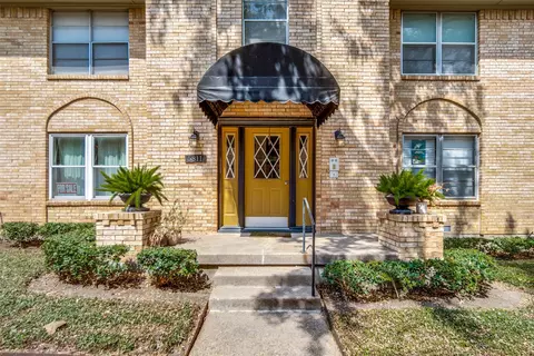 5811 Sandhurst Ln #A, Dallas, TX 75206