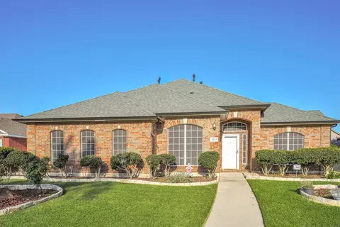 4213 Forestedge Dr, Grand Prairie, TX 75052
