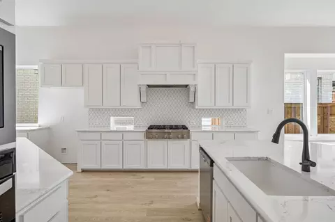 Kitchen - 3517 Delphi Ct, Corinth, TX 76208 photo 3 of 3