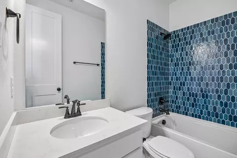 Bath - 3517 Delphi Ct, Corinth, TX 76208 photo 5 of 6