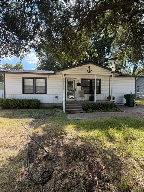1324 Dale Dr, Garland, TX 75041