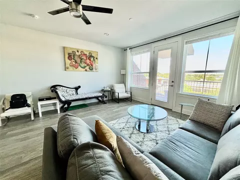 251 S Mill St #340, Lewisville, TX 75057