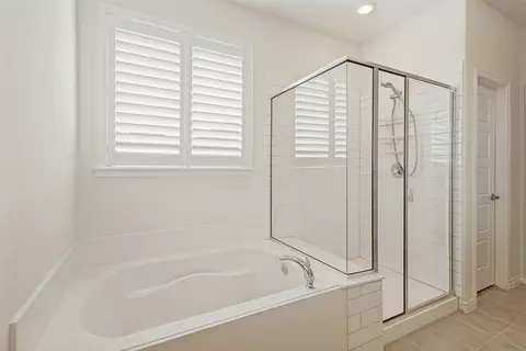 Bath - 2853 Hale Rd, Celina, TX 75009 photo 3 of 4