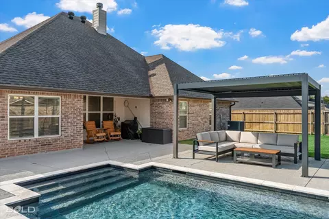501 Cocodrie Dr, Bossier City, LA 71112