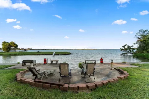 View/Area - 308 Causeway Cv, Seven Points, TX 75143 photo 1 of 28