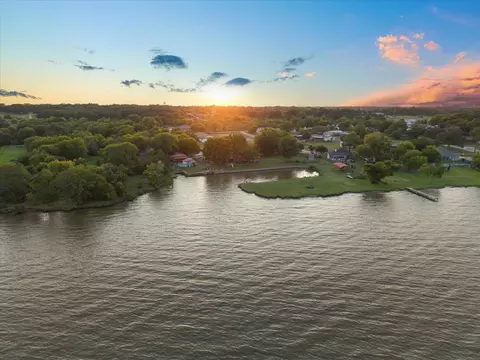 View/Area - 308 Causeway Cv, Seven Points, TX 75143 photo 9 of 28