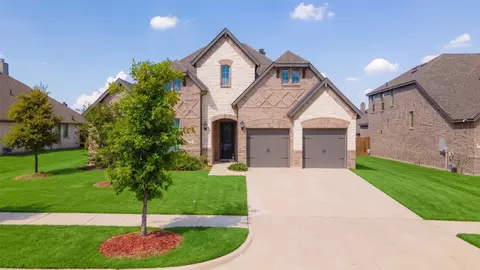 425 Brushwood Ln, Waxahachie, TX 75165