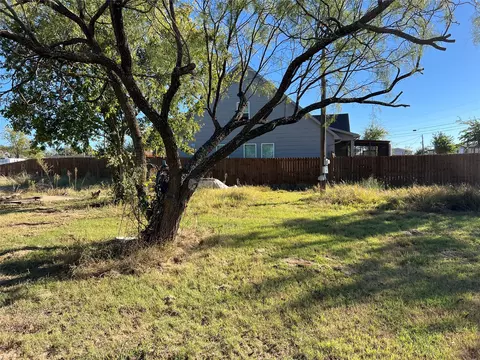 5601 Belaire Cir, Granbury, TX 76048