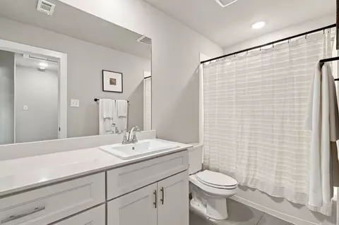 Bath - 1313 Ginger Ln, Argyle, TX 76226 photo 4 of 4