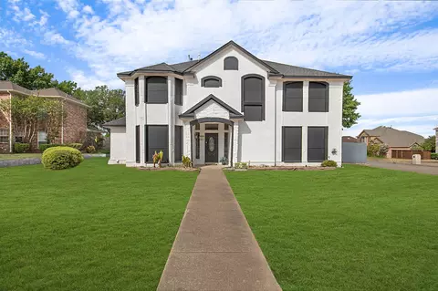 101 Boulder Creek Dr, Desoto, TX 75115