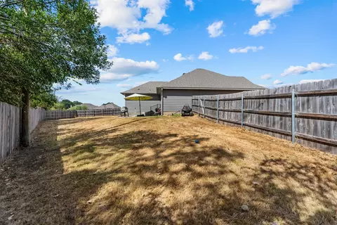 Exterior - 3905 S Fork Ranch Rd, Waco, TX 76705 photo 3 of 6