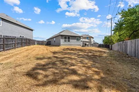 Exterior - 3905 S Fork Ranch Rd, Waco, TX 76705 photo 4 of 6