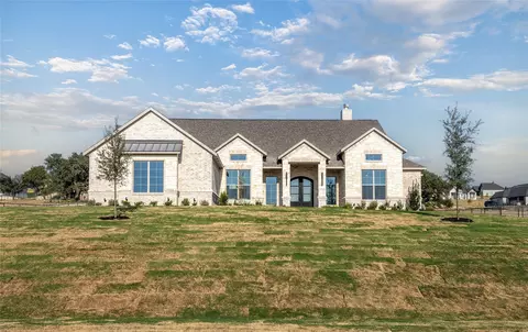 708 Burr Oak Ln, Weatherford, TX 76085