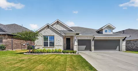 5408 High Pointe Dr, Haltom City, TX 76137