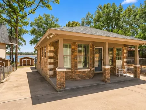 1231 E Lake Dr, Weatherford, TX 76087