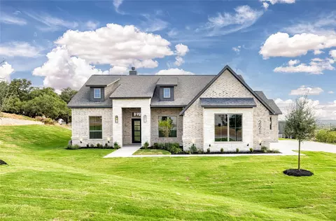221 Oak Meadow Ln, Weatherford, TX 76085