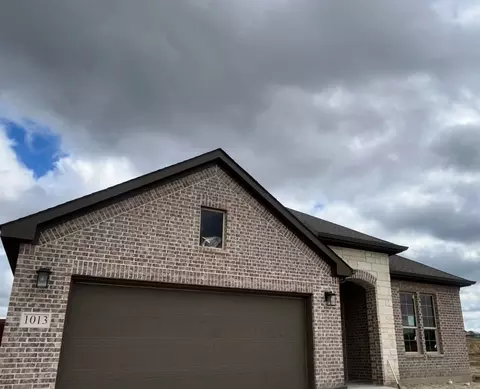 1013 Pecan Tree Ln, Fort Worth, TX 76108