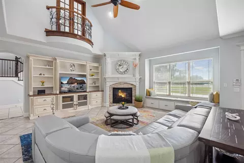 Living - 1908 Morningside Ln, Oak Leaf, TX 75154 photo 1 of 3