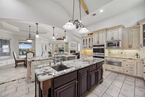 Kitchen - 1908 Morningside Ln, Oak Leaf, TX 75154 photo 3 of 3