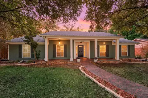 12450 Wood Manor Cir, Farmers Branch, TX 75234