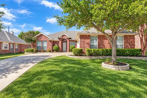 2309 Trickling Creek Dr, Garland, TX 75041