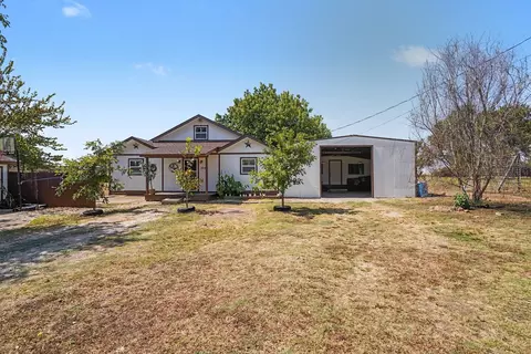 205 Davis Ranch Rd, Alvarado, TX 76009