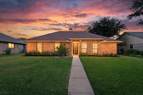 2611 Fallcreek Dr, Carrollton, TX 75006