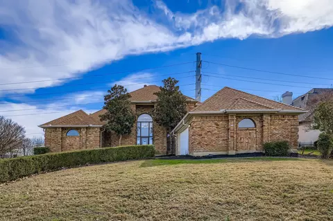 2210 Club Creek Cir, Garland, TX 75043
