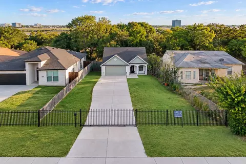 3022 Canada Dr, Dallas, TX 75212