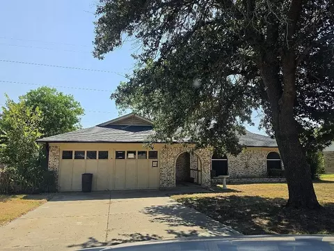 719 Ridgeway Rd, Joshua, TX 76058