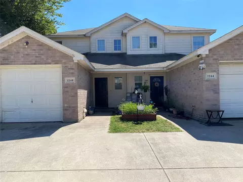 1244 Village Garden Dr, Azle, TX 76020