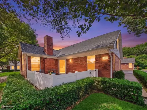 2220 Countryside Dr, Bedford, TX 76021