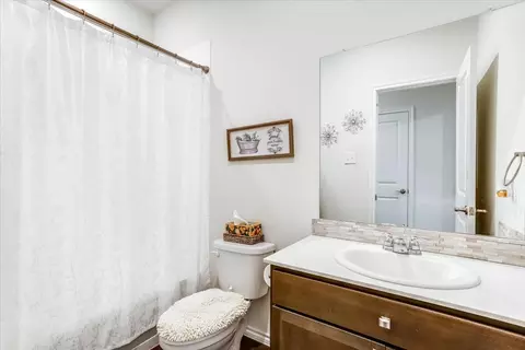 Bath - 220 Evers Way, Denton, TX 76207 photo 2 of 3